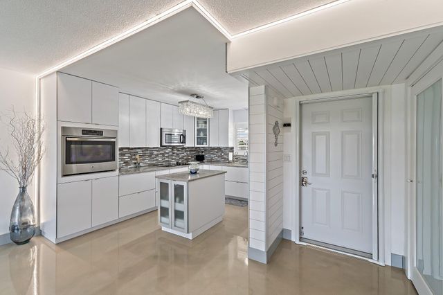 100 Waterway Road E305, Tequesta, FL 33469