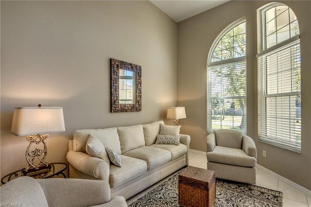 417 SE 13th ST, Cape Coral, FL 33990