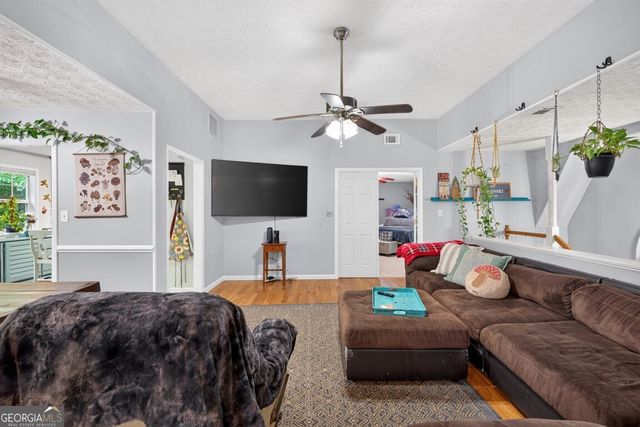 130 Creek Drive, Locust Grove, GA 30248