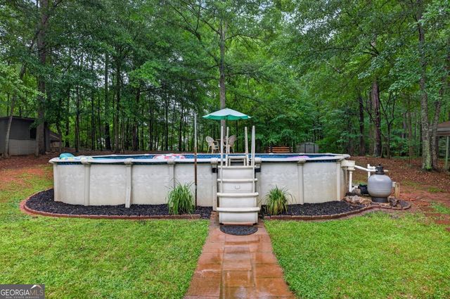130 Creek Drive, Locust Grove, GA 30248