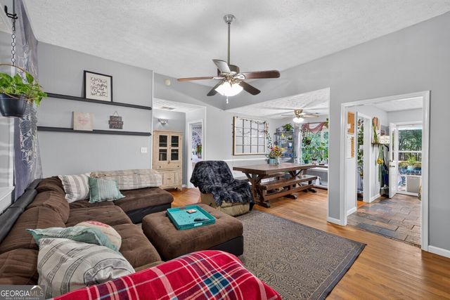 130 Creek Drive, Locust Grove, GA 30248