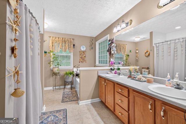 130 Creek Drive, Locust Grove, GA 30248