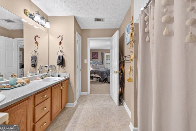 130 Creek Drive, Locust Grove, GA 30248