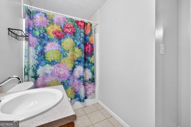 130 Creek Drive, Locust Grove, GA 30248