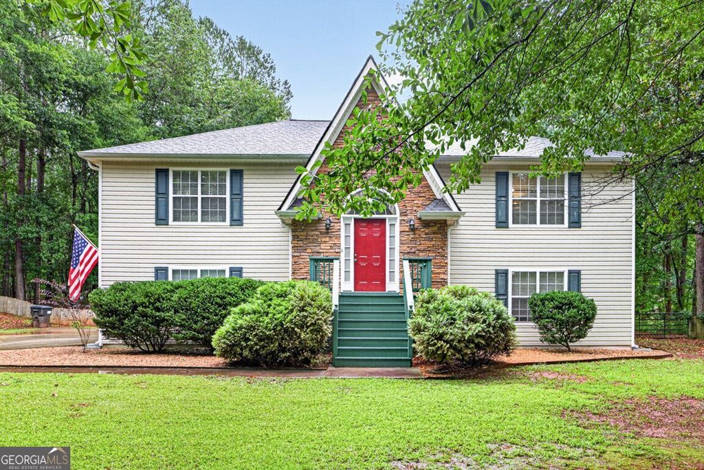 130 Creek Drive, Locust Grove, GA 30248