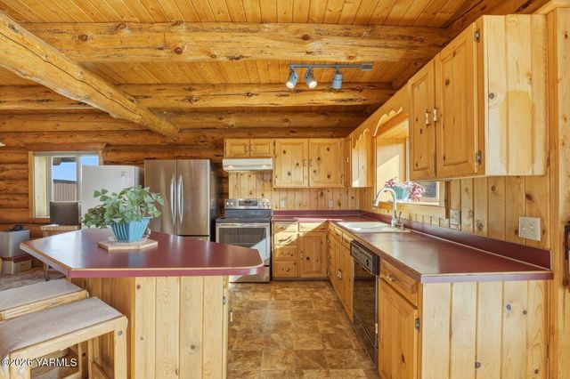 14254 Rutherford Rd, Yakima, WA 98903