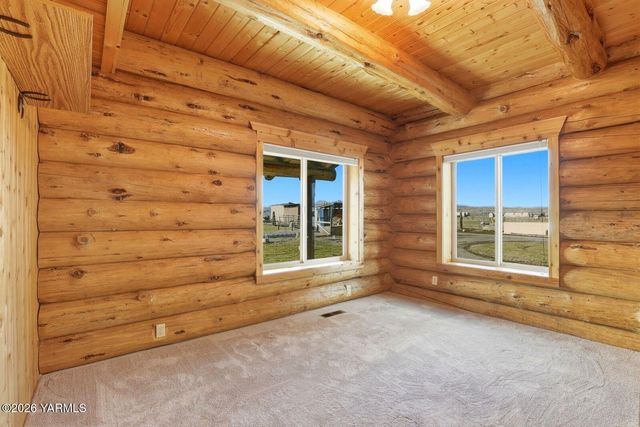 14254 Rutherford Rd, Yakima, WA 98903