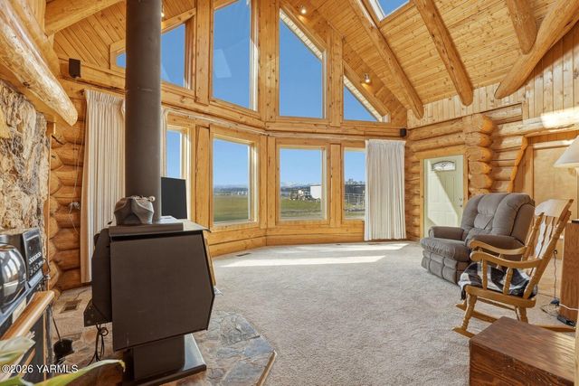 14254 Rutherford Rd, Yakima, WA 98903