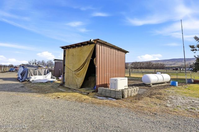 14254 Rutherford Rd, Yakima, WA 98903