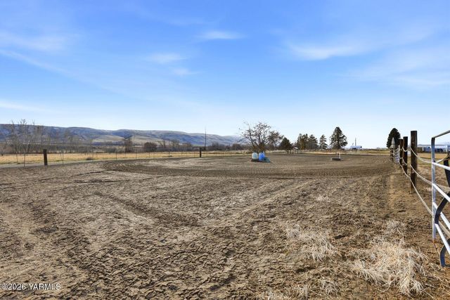 14254 Rutherford Rd, Yakima, WA 98903