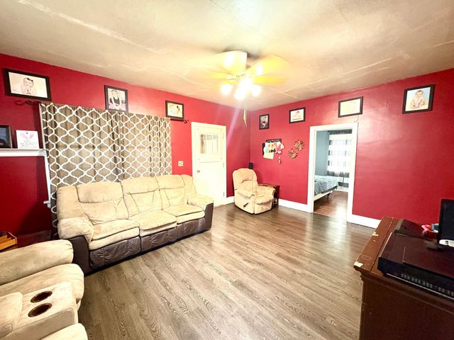 806 Ring Avenue N, Canby, MN 56220