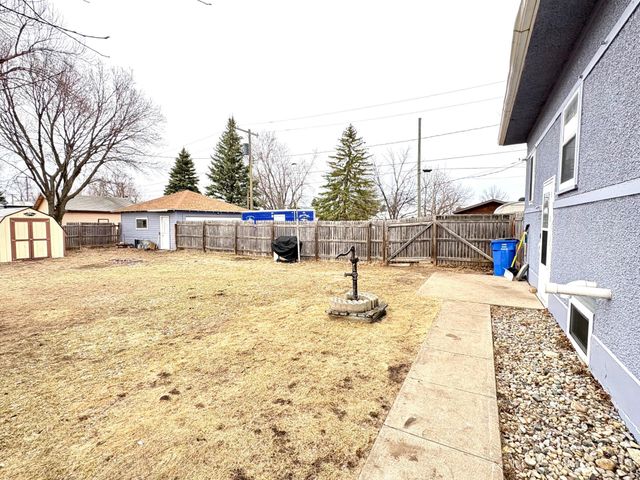 806 Ring Avenue N, Canby, MN 56220