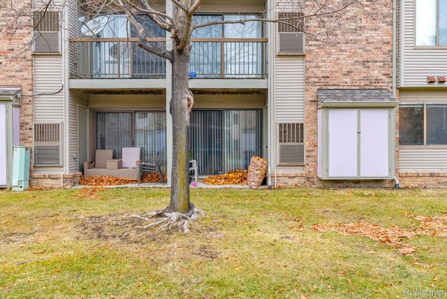 42764 Lilley Pointe Drive, Canton Charter Township, MI 48187