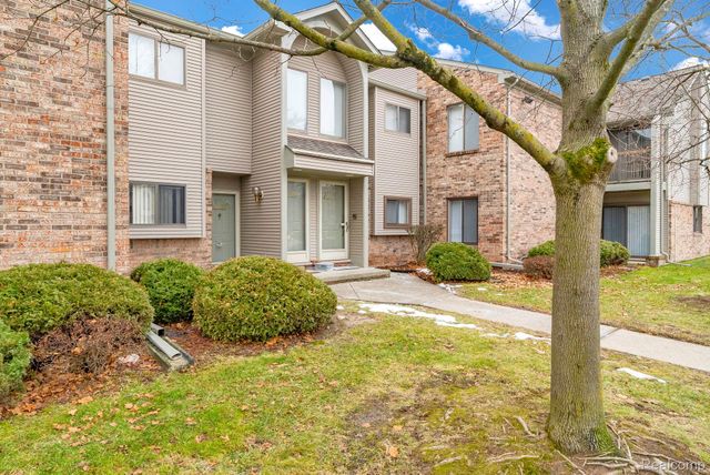 42764 Lilley Pointe Drive, Canton Charter Township, MI 48187