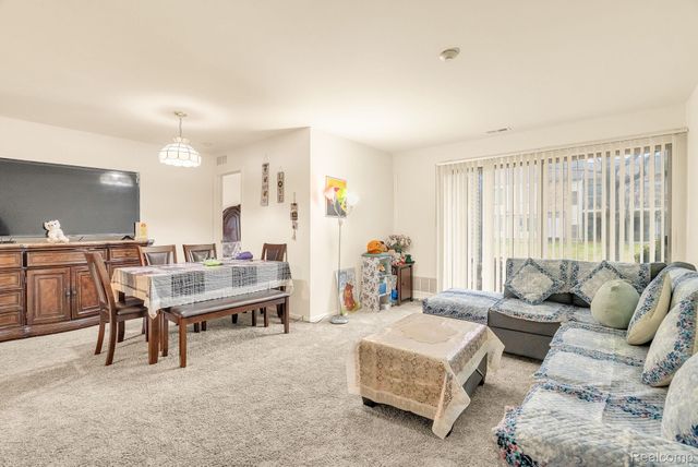 42764 Lilley Pointe Drive, Canton Charter Township, MI 48187