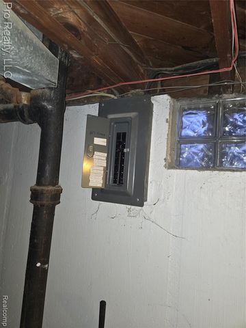 29295 Hillview Street, Roseville, MI 48066