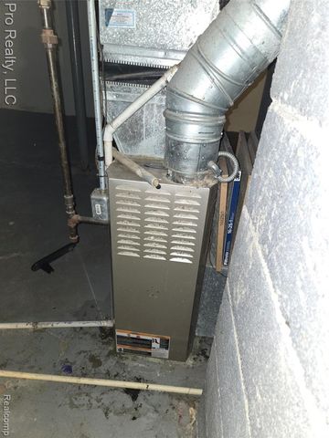 29295 Hillview Street, Roseville, MI 48066