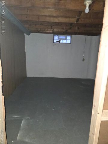 29295 Hillview Street, Roseville, MI 48066