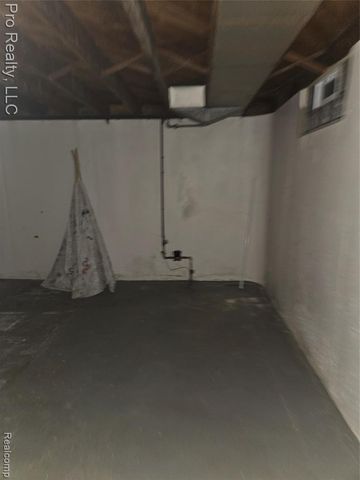 29295 Hillview Street, Roseville, MI 48066