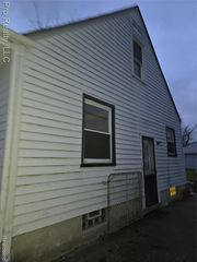 29295 Hillview Street, Roseville, MI 48066