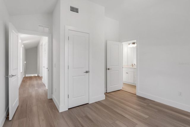 1906 W CHESTNUT STREET, Tampa, FL 33607