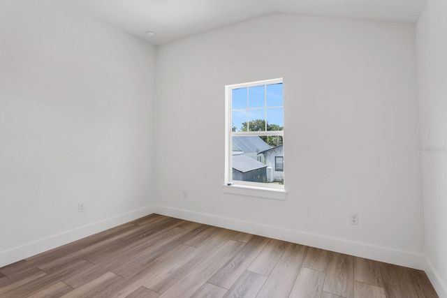 1906 W CHESTNUT STREET, Tampa, FL 33607