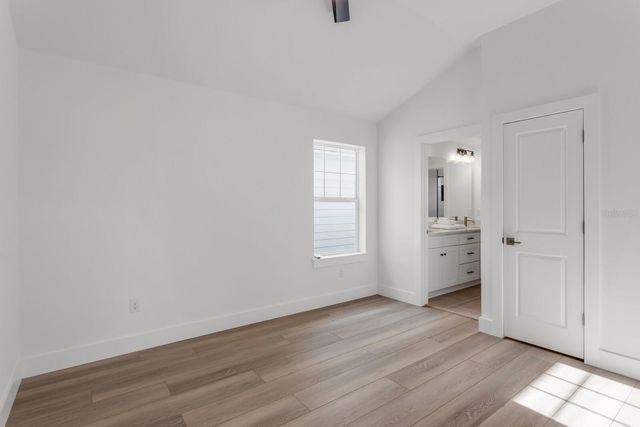 1906 W CHESTNUT STREET, Tampa, FL 33607