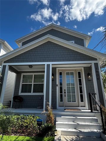 1906 W CHESTNUT STREET, Tampa, FL 33607