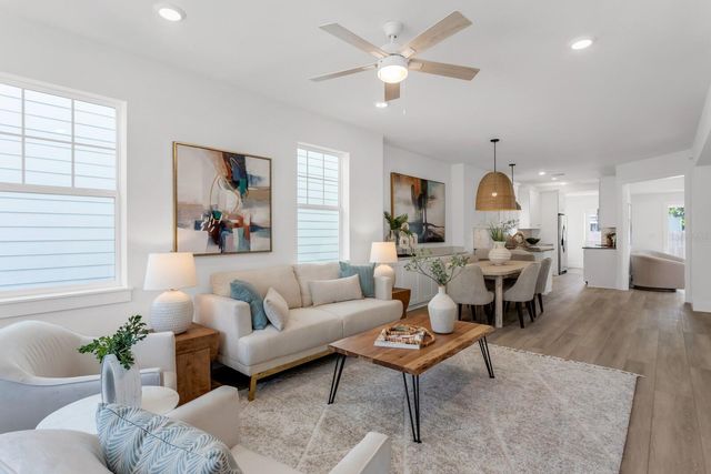 1906 W CHESTNUT STREET, Tampa, FL 33607