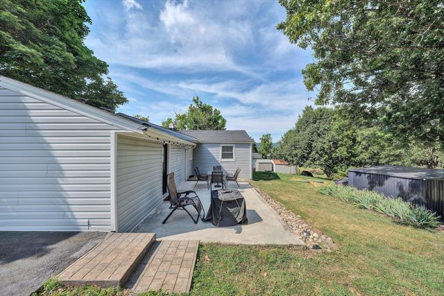 145 Amsterdam RD, Daleville, VA 24083