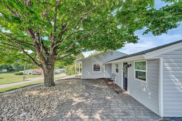 145 Amsterdam RD, Daleville, VA 24083