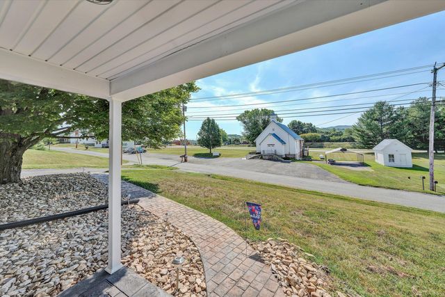 145 Amsterdam RD, Daleville, VA 24083