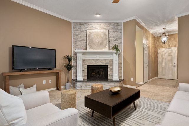 806 Green Apple Drive, Garland, TX 75044