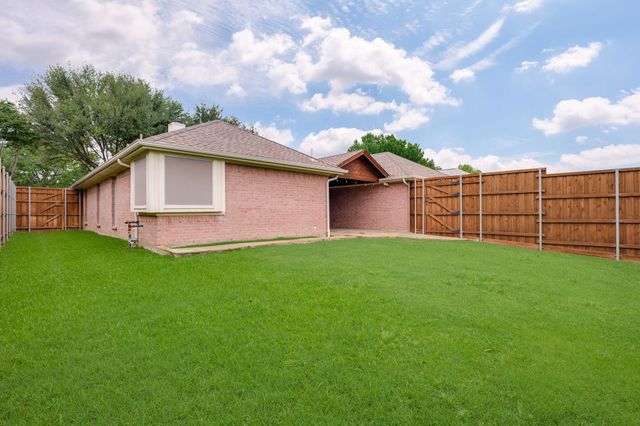 806 Green Apple Drive, Garland, TX 75044
