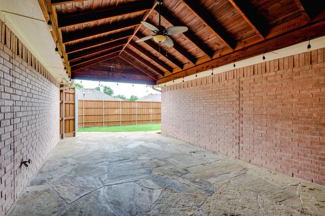 806 Green Apple Drive, Garland, TX 75044