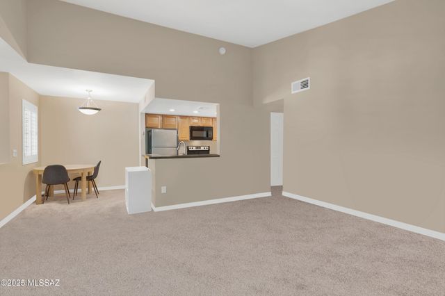 101 S Players Club Dr Apt 11202, Tucson, AZ 85745