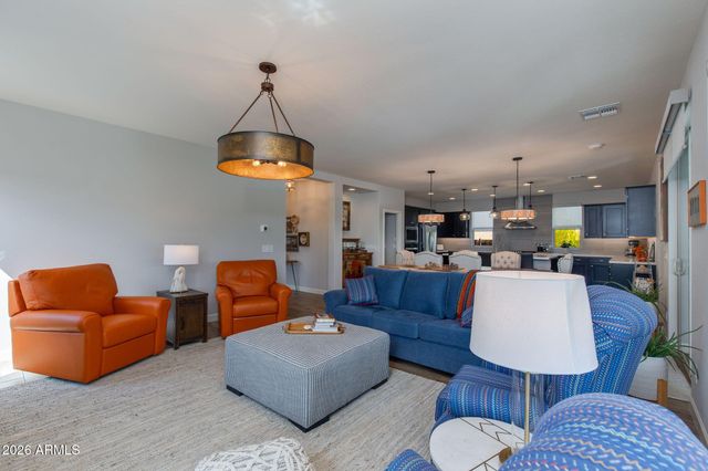 4427 BUCKING BRONCO Road, Wickenburg, AZ 85390