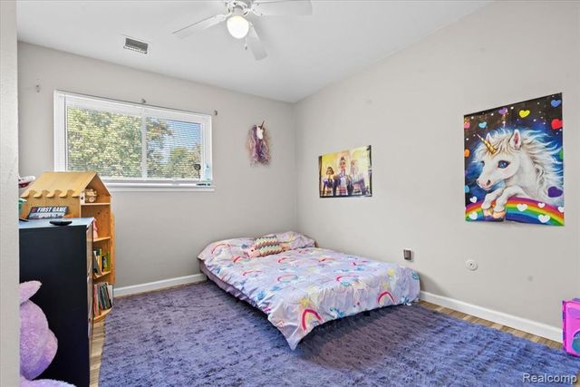 23050 Glenmoor Heights, Farmington Hills, MI 48336