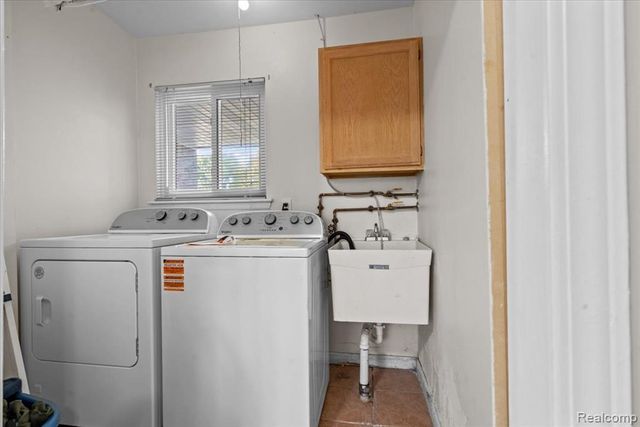 23050 Glenmoor Heights, Farmington Hills, MI 48336