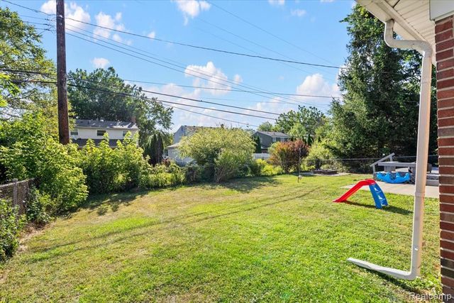 23050 Glenmoor Heights, Farmington Hills, MI 48336