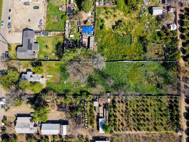 1360 E Fir Street, Lindsay, CA 93247