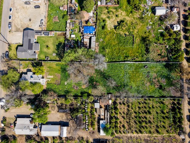 1360 E Fir Street, Lindsay, CA 93247