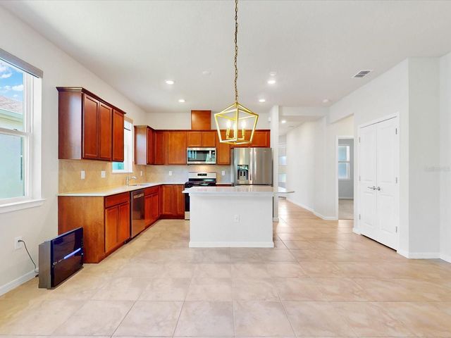 2542 CLIFF WAY, St Cloud, FL 34771