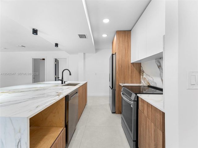 949 Lighthouse Drive, North Palm Beach, FL 33408