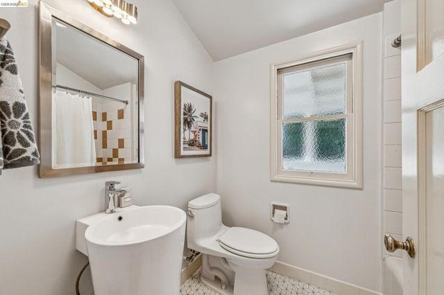 11 Parkside Dr, Piedmont, CA 94611