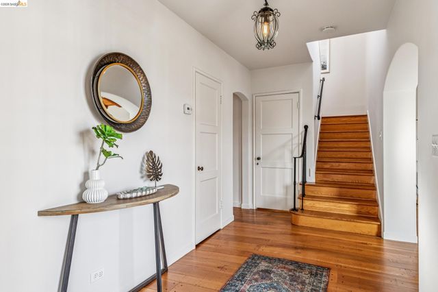 11 Parkside Dr, Piedmont, CA 94611