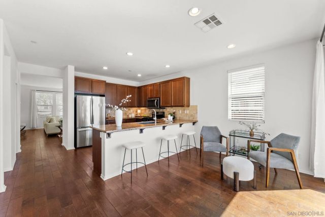 10103 Little Leaf, Santee, CA 92071