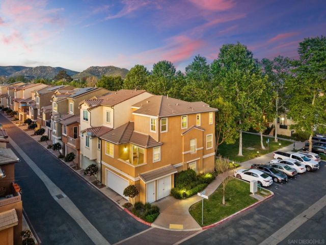 10103 Little Leaf, Santee, CA 92071