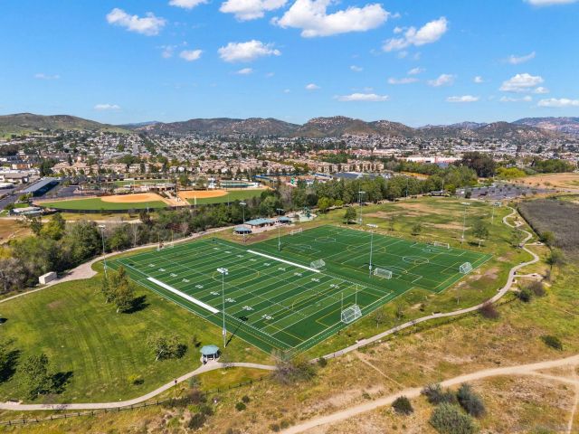 10103 Little Leaf, Santee, CA 92071