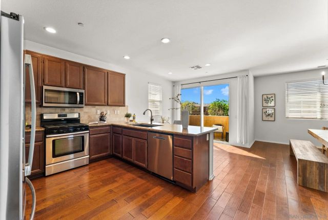 10103 Little Leaf, Santee, CA 92071